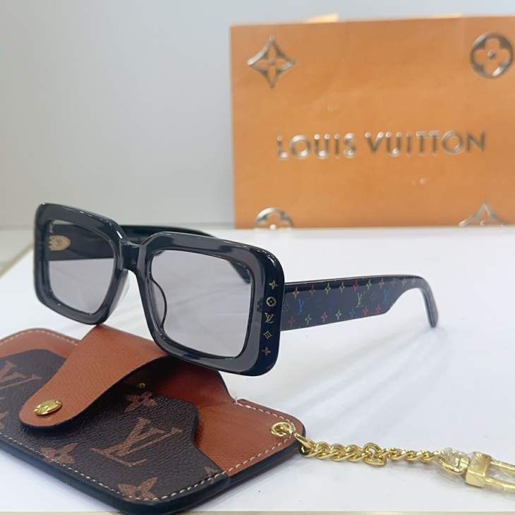 Picture of Louis Vuitton Sunglasses _SKUfw76300402fw